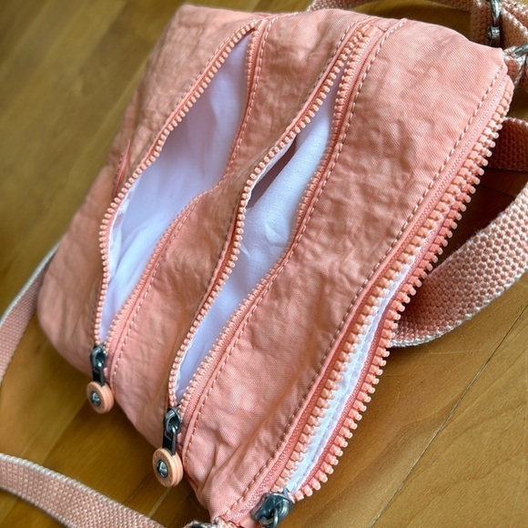 Kipling Keiko Crossbody Peachy Coral mini bag purse peach with keychain charm - Picture 13 of 14